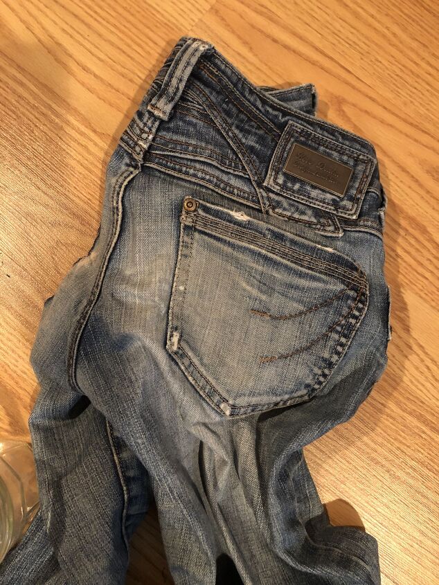 reuse your old jeans to make a home decor