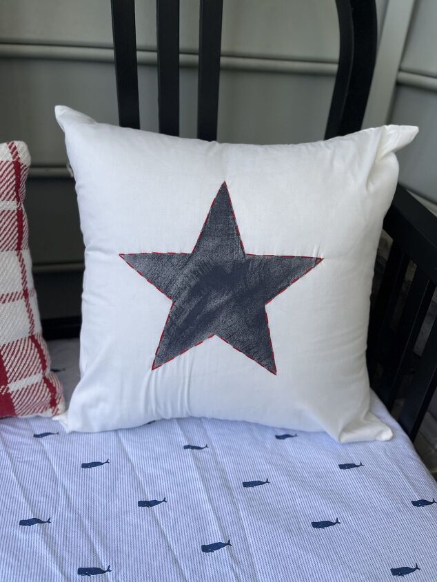 lets make an fun and simple patriotic pillow