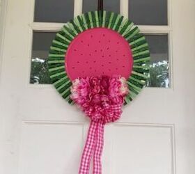 How to Make a Watermelon Wreath With a Dollar Tree Pizza Pan