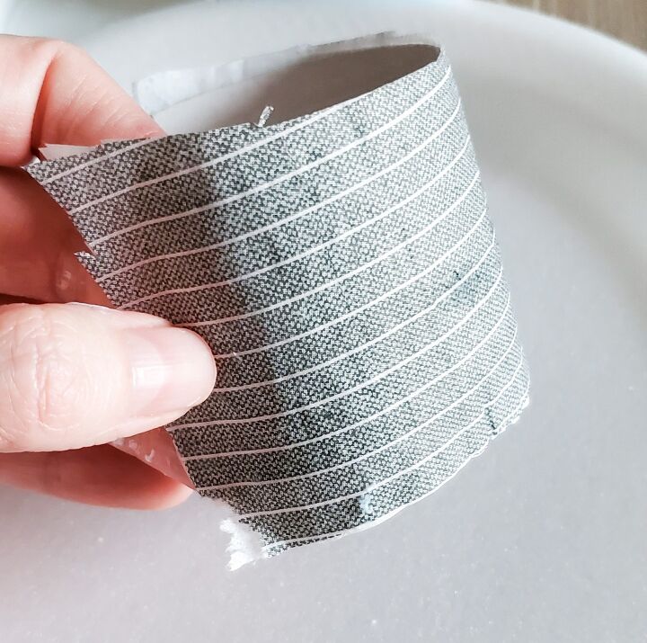diy napkin rings using toilet paper rolls