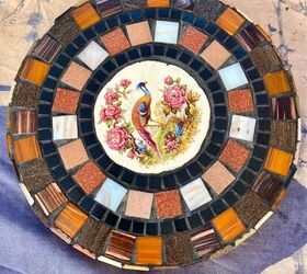Cómo crear un salvamanteles de vajilla antigua y azulejos de mosaico .