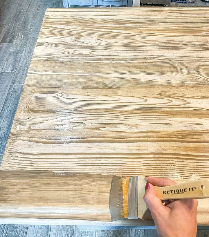 How to Paint Laminate Countertops to Look Like Wood