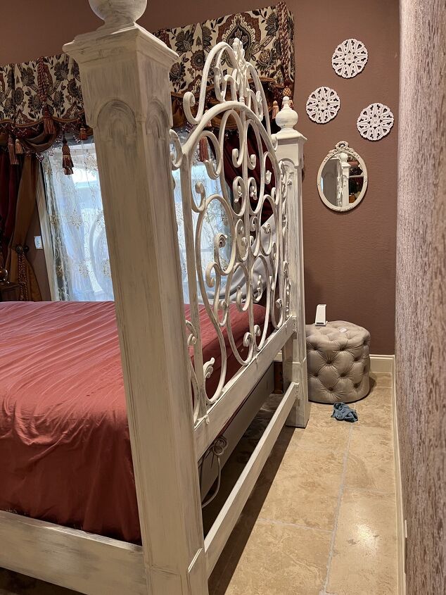 pintando mi cama de hierro forjado ep 5 cambio de imagen de un dormitorio francs, Consejo cubrir el colch n con s banas toallas viejas