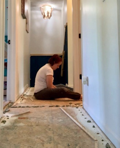 diy herringbone floor in a hallway, Removing carpet parts