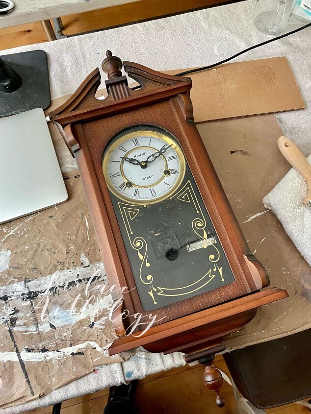 mi cambio de imagen de un reloj de pared vintage, Reloj durante la limpieza