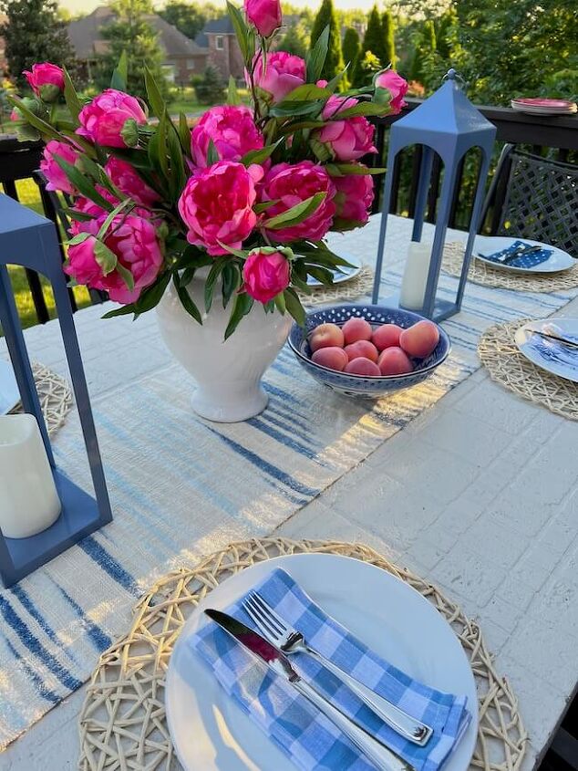 un cambio de imagen de la mesa del patio para el verano