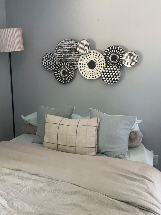 the easy way to hang up art no measuring