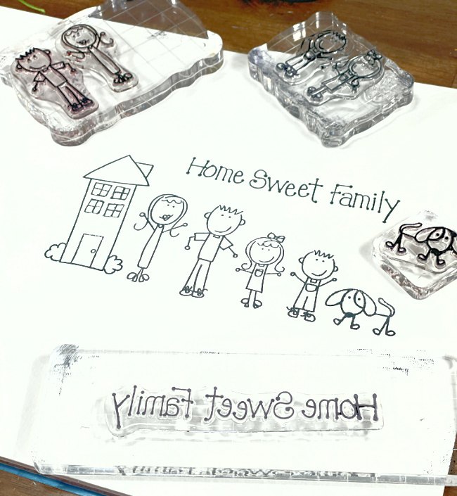 arte familiar estampado con sellos transparentes