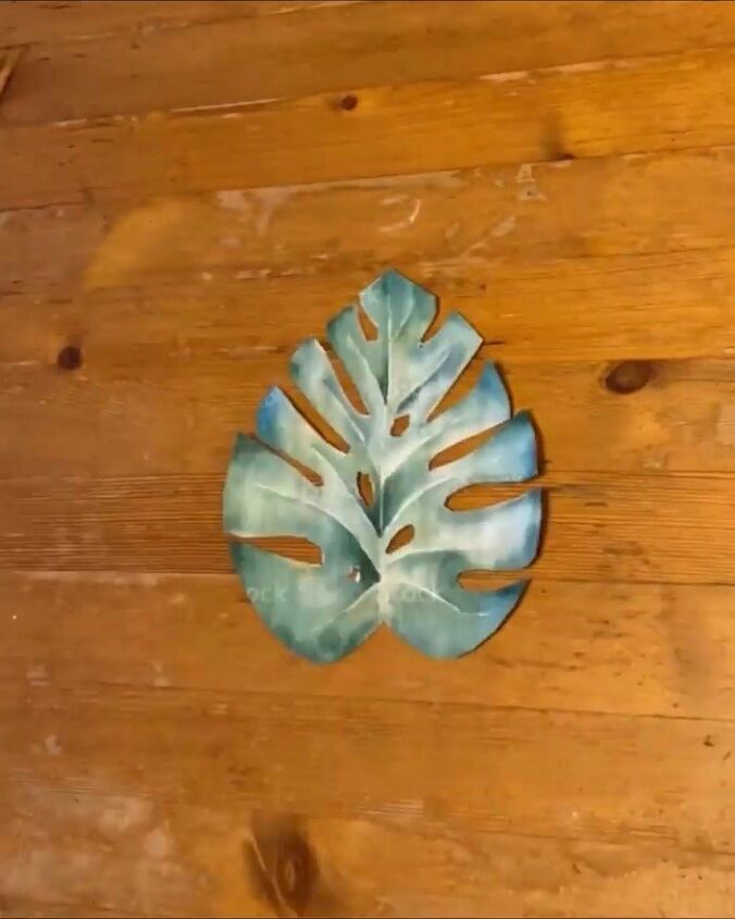 diy arpillera monstera leaf decor