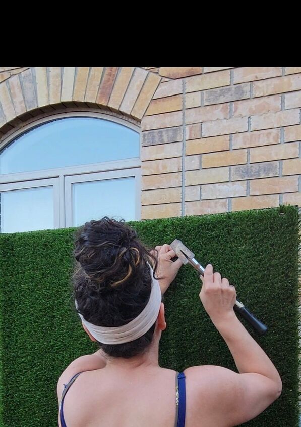 doy grass backdrop wall, Nails for neon Sign