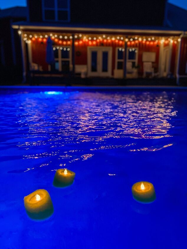 velas flotantes con fideos de piscina