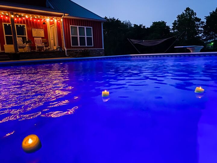 velas flotantes con fideos de piscina