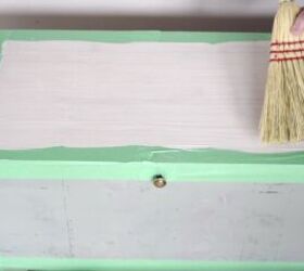 fake the look of grasscloth using a broom