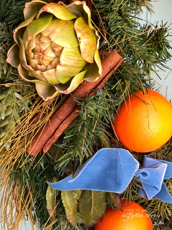 navidad en julio corona de imitacin asequible con naranjas y alcachofas, Me encantan las diferentes texturas