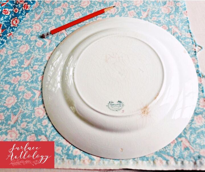 how to make fabric bowls, use a dinner plate as a template