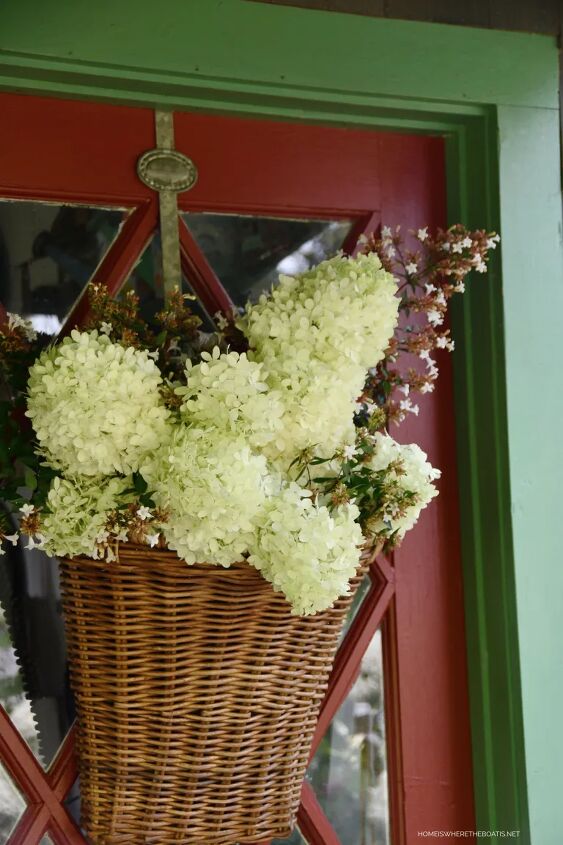 create a door basket with garden flower for summer