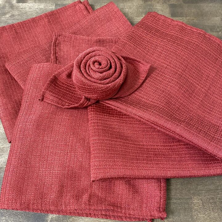 how to fold cloth napkins into roses