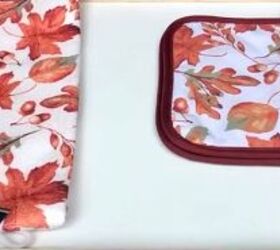 Lay a dollar store oven mitt on a tea towel for this ridiculously cute and useful kitchen hack