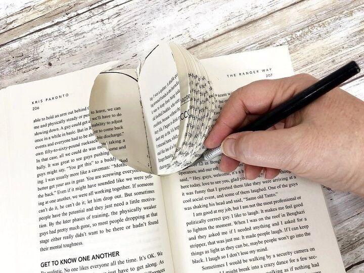 calabaza de libro fcil de hacer con materiales de dollar tree