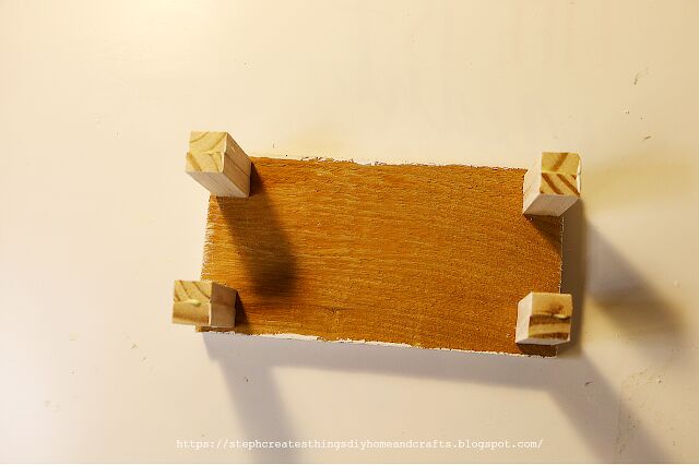 mini banco de madera para el otoo