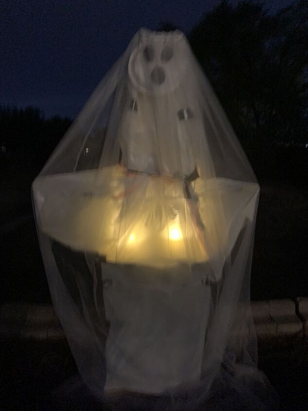 How to Create An 8 Foot Garden Ghost