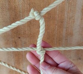 easy halloween spiderweb, Simple knots