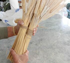 cmo hacer un centro de mesa de manojo de trigo para accin de gracias, Centro de Mesa de Acci n de Gracias con Trigo