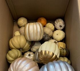 cmo hacer obeliscos de calabaza, Una caja de calabazas que servir n para hacer un obelisco de calabaza