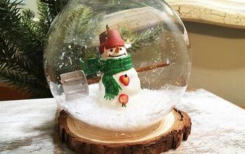 How to Make DIY Holiday Snow Globes in 3 Easy Steps