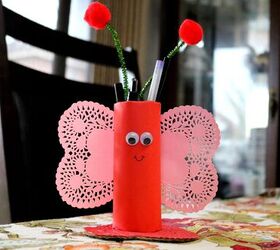 Mariposa en rollo de papel higiénico para San Valentín