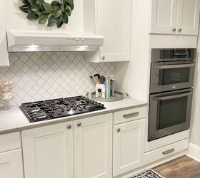 cmo instalar azulejos para salpicaderos de cocina con tapete adhesivo, Estoy enamorado de nuestro nuevo azulejo backsplash cocina