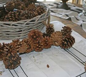 guirnalda de conos de pino diy, artesan a de pi a