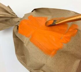 crea esta calabaza perfecta con bolsas de papel, calabaza de bolsa de papel pintada
