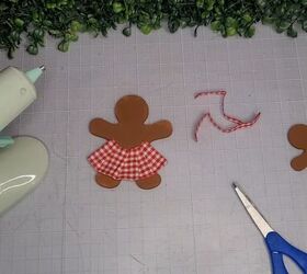 merry christmas gingerbread kids plaque decor, For the girl we ll make her a dress