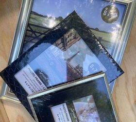 The gorgeous way she uses a bunch of picture frames in her bedroom (not a gallery wall!)