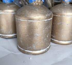 campana rstica de pottery barn, Tres campanas blancas cubiertas con Rub n Buff dorado