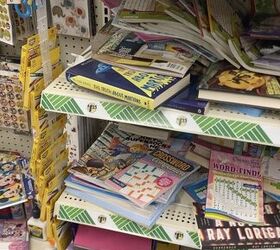 menorah de libros dollar tree