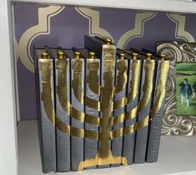 menorah de libros dollar tree