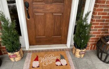 Use Baskets to Create Front Door Holiday Decor in Less Than 5 Minutes