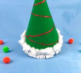 muestra tu espritu navideo con esta creativa manualidad de gorro de navidad, gorro de elfo