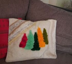 How to Make Cute Yarn Christmas Tree Cushion Covers