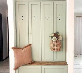 diy mudroom armarios, mudroom estilo verde armarios altos y banco