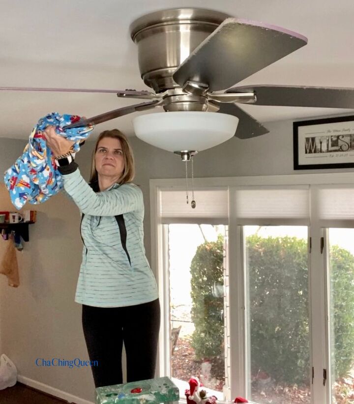 easy stress free way to clean your ceiling fan