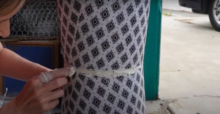 how to make a chic diy round end table out of cheap trash cans, Spackling the gap