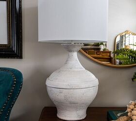 Simple Painted Lamp Base - a Pottery Barn Dupe