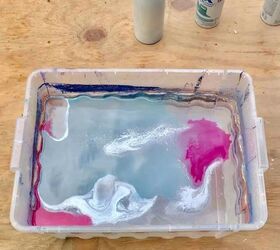If you've never sprayed paint into a bucket of water, you should—fun <em>and</em> beautiful!