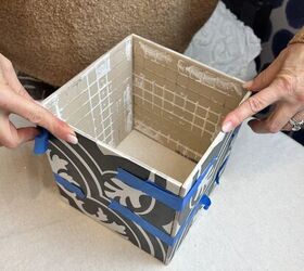 cmo hacer una jardinera de azulejos diy, Los 4 lados pegados crean la parte en forma de caja de la jardinera de azulejos de bricolaje