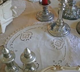 thrifted goodies utilizando piezas de lino vintage para hacer un camino de mesa