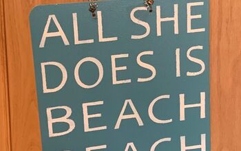 Use a Clipboard to Make a Cute Beach Sign.