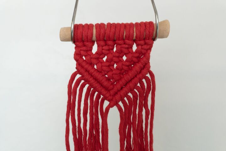 mini macrame wall hanging tutorial, K